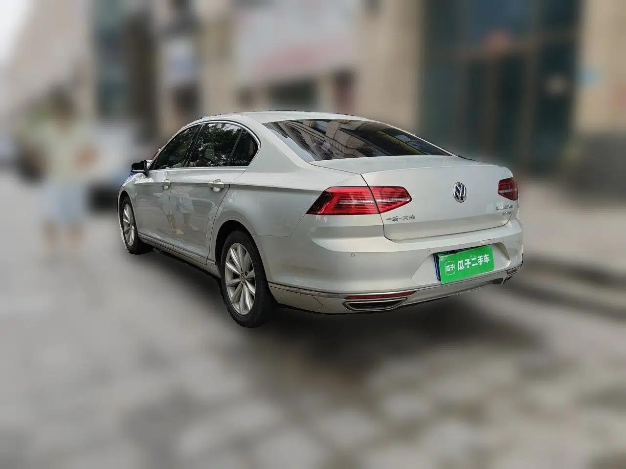 Volkswagen Magotan 2019 330TSI DSG Leading Model China VI Standard — миниатюра 4