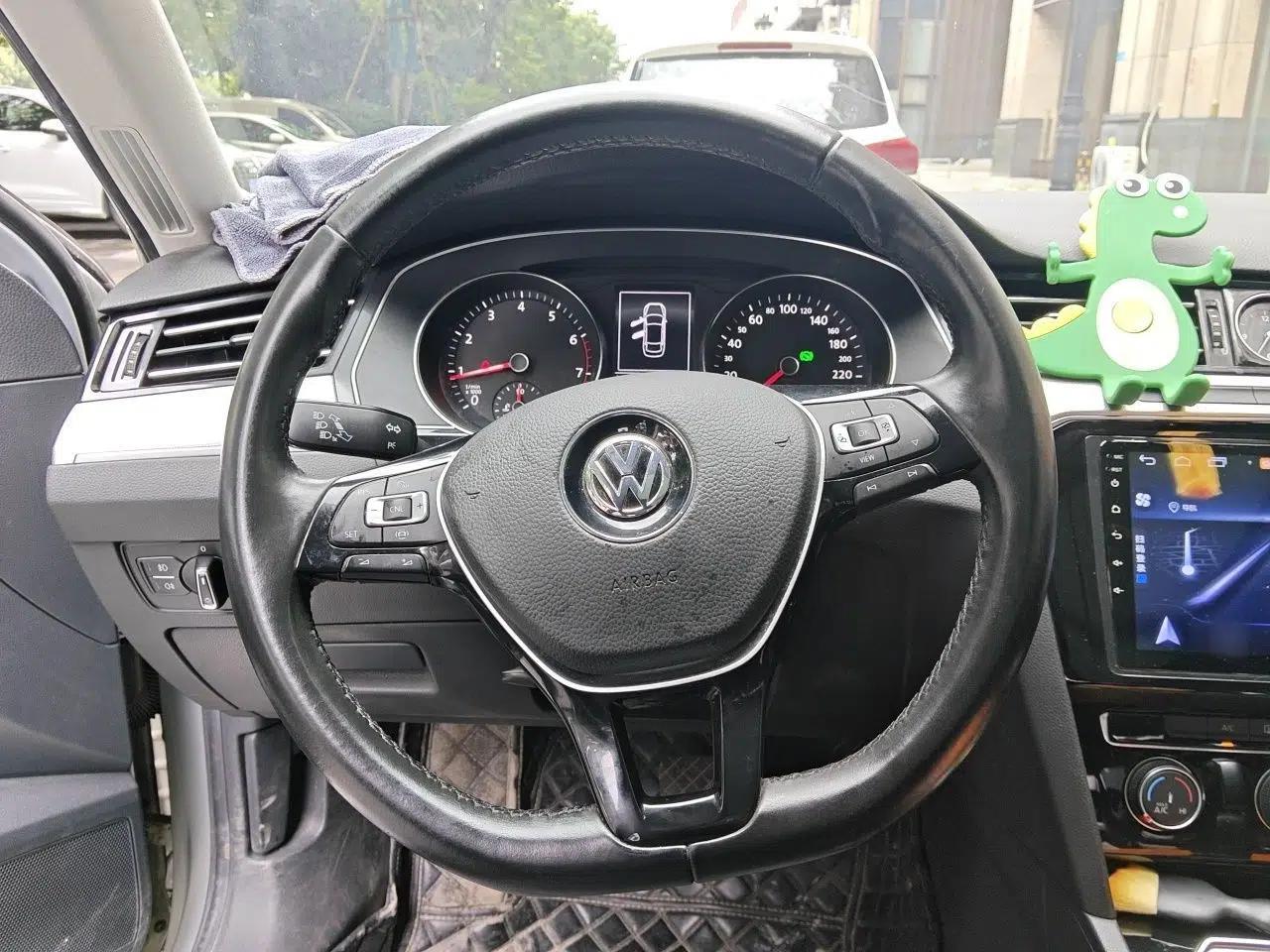 Volkswagen Magotan 2019 330TSI DSG Leading Model China VI Standard — миниатюра 10