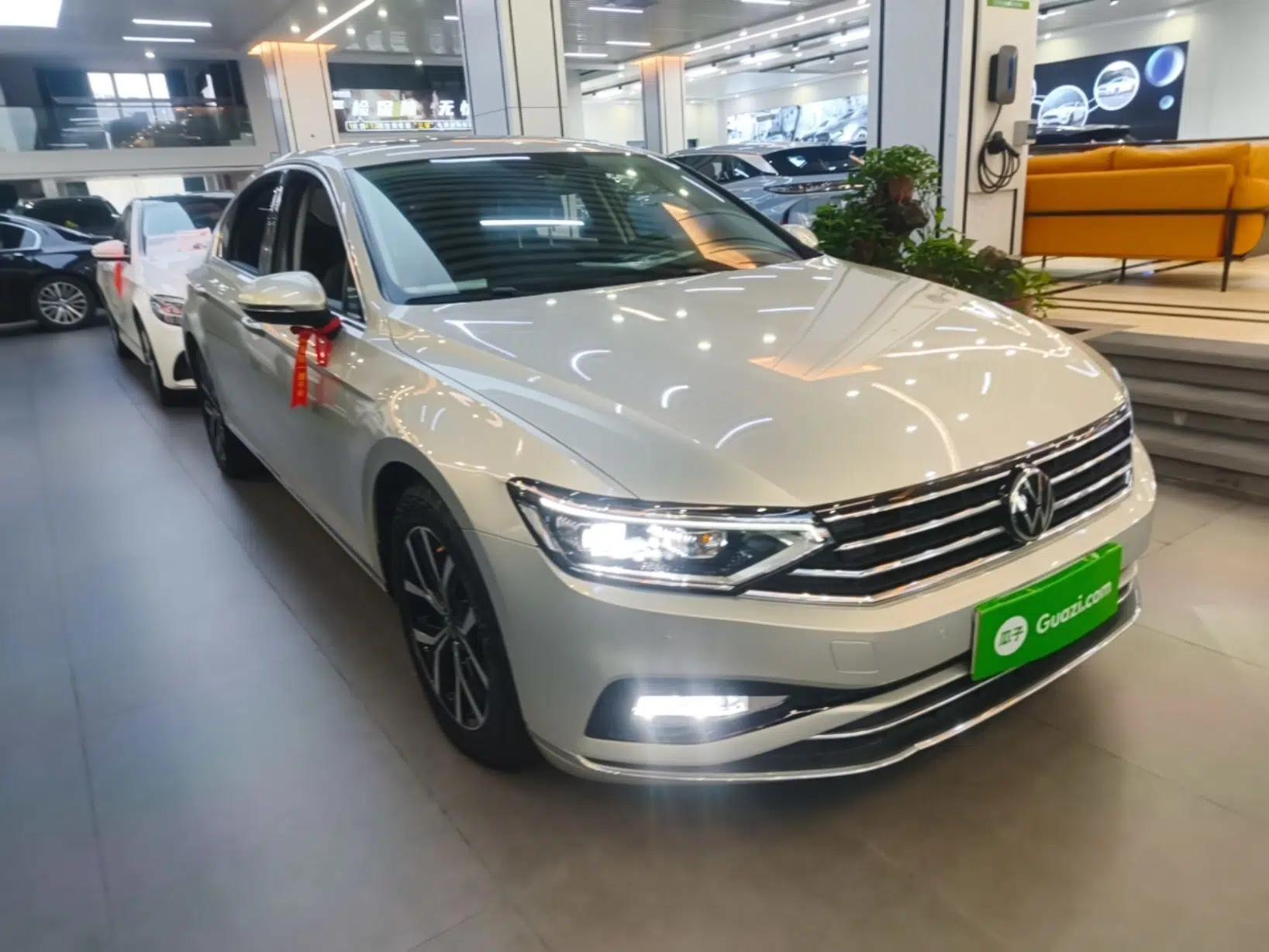 Volkswagen Magotan 2020 330TSI DSG Leading Model — миниатюра 3