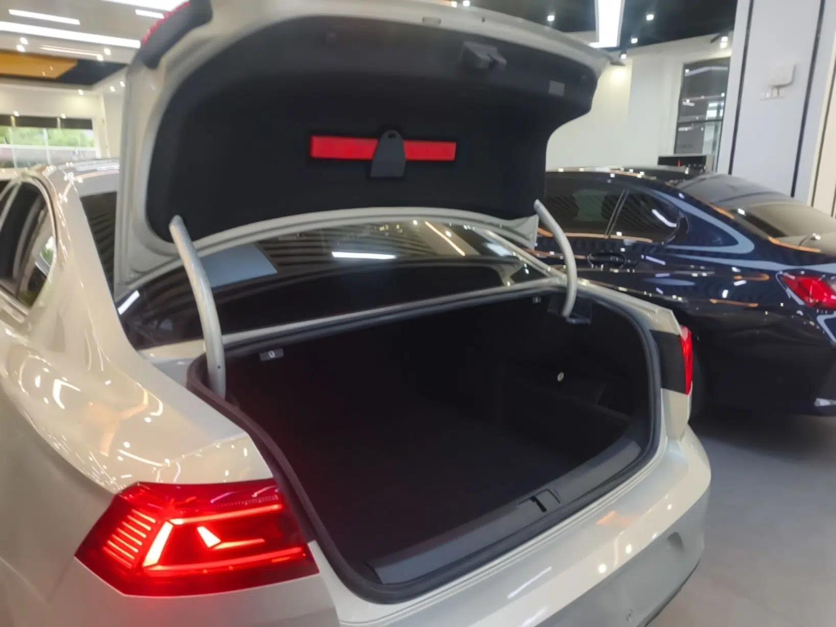 Volkswagen Magotan 2020 330TSI DSG Leading Model — миниатюра 22