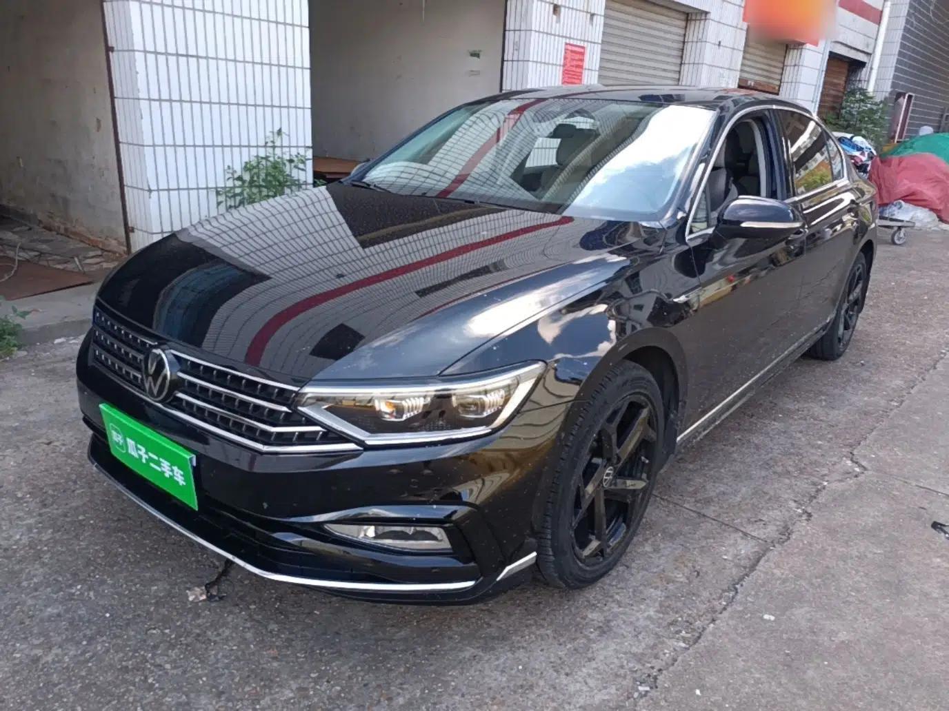 Volkswagen Magotan 2023 2 Million Units Commemorative Edition 330TSI DSG Luxury Version — миниатюра 1