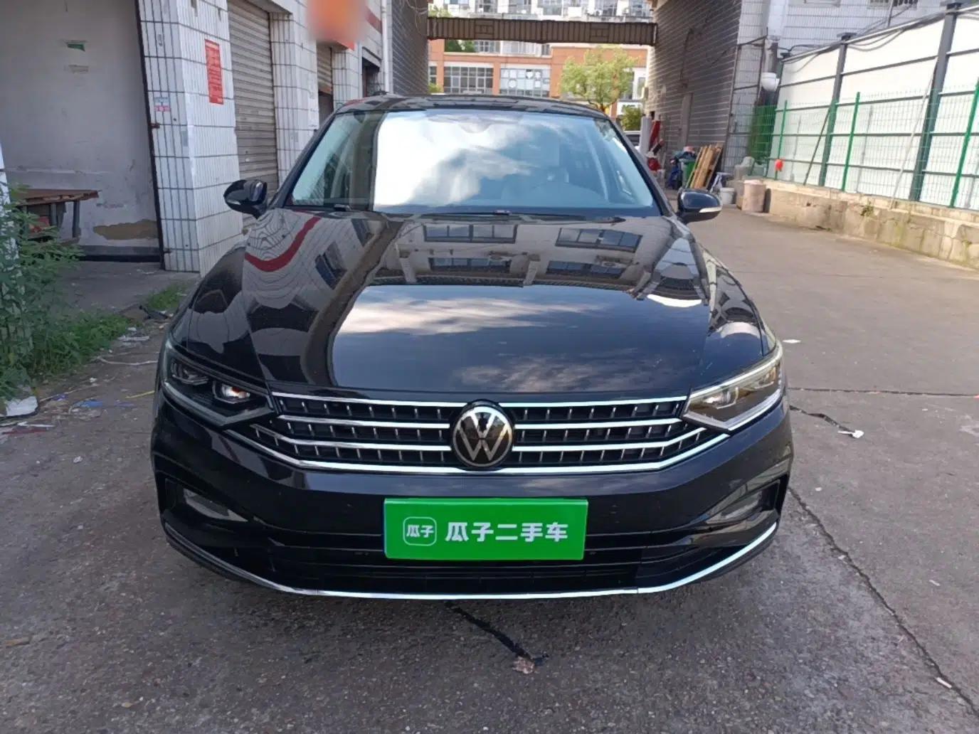 Volkswagen Magotan 2023 2 Million Units Commemorative Edition 330TSI DSG Luxury Version — миниатюра 2