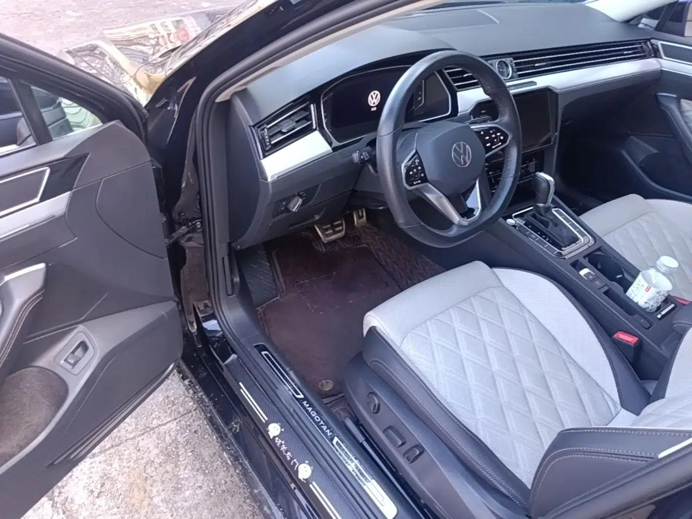 Volkswagen Magotan 2023 2 Million Units Commemorative Edition 330TSI DSG Luxury Version — миниатюра 18