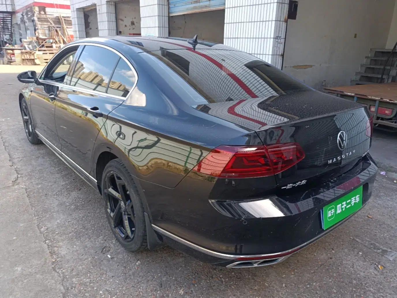 Volkswagen Magotan 2023 2 Million Units Commemorative Edition 330TSI DSG Luxury Version — миниатюра 4