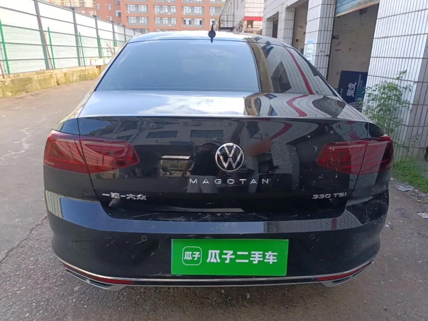Volkswagen Magotan 2023 2 Million Units Commemorative Edition 330TSI DSG Luxury Version — миниатюра 5