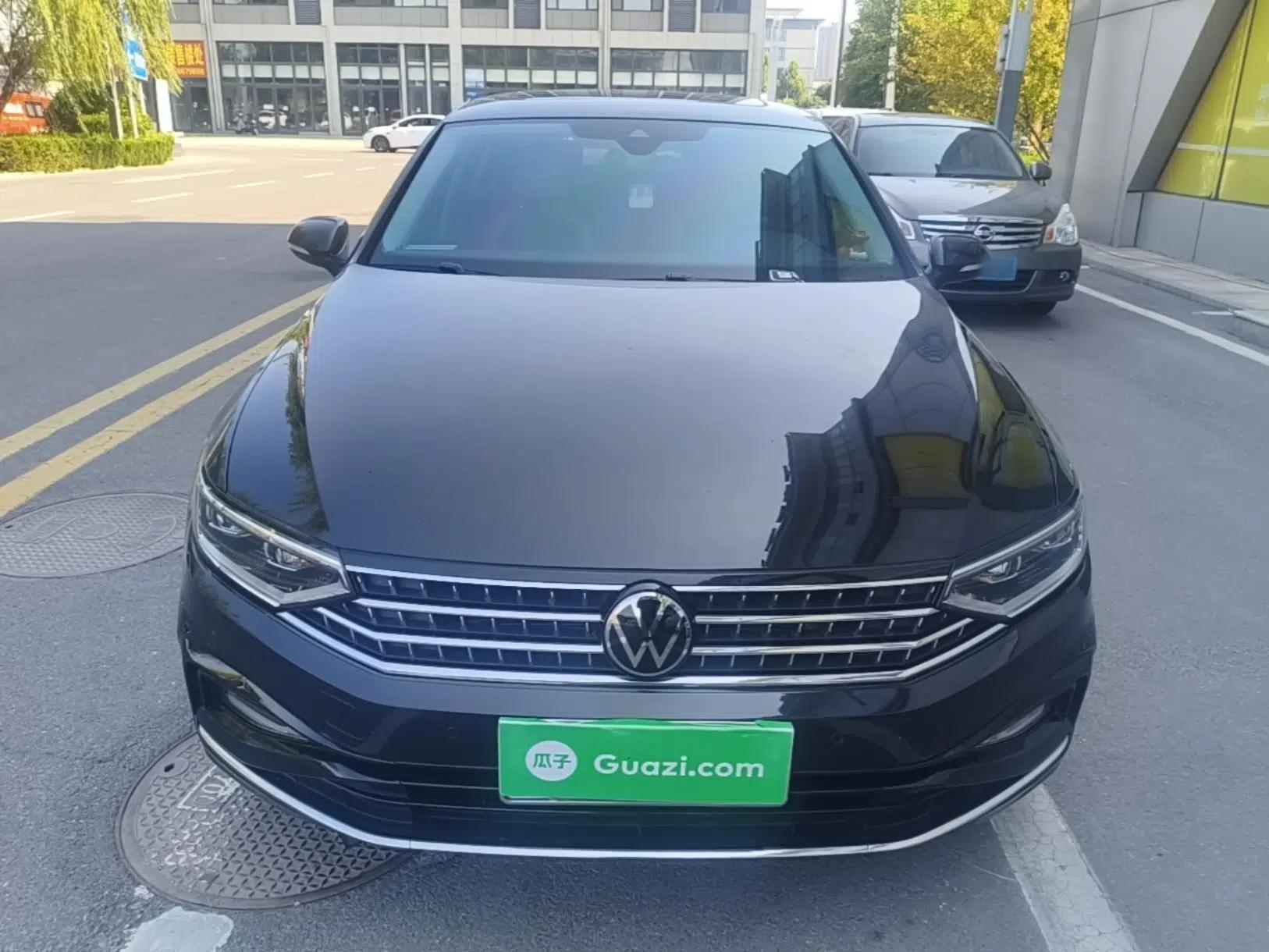 Volkswagen Magotan 2023 2 Million Units Commemorative Edition 330TSI DSG Luxury Version — миниатюра 2