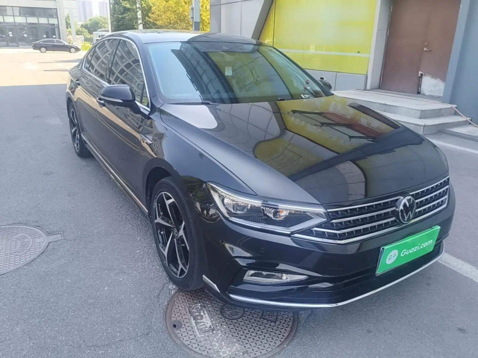 Volkswagen Magotan 2023 2 Million Units Commemorative Edition 330TSI DSG Luxury Version — миниатюра 3