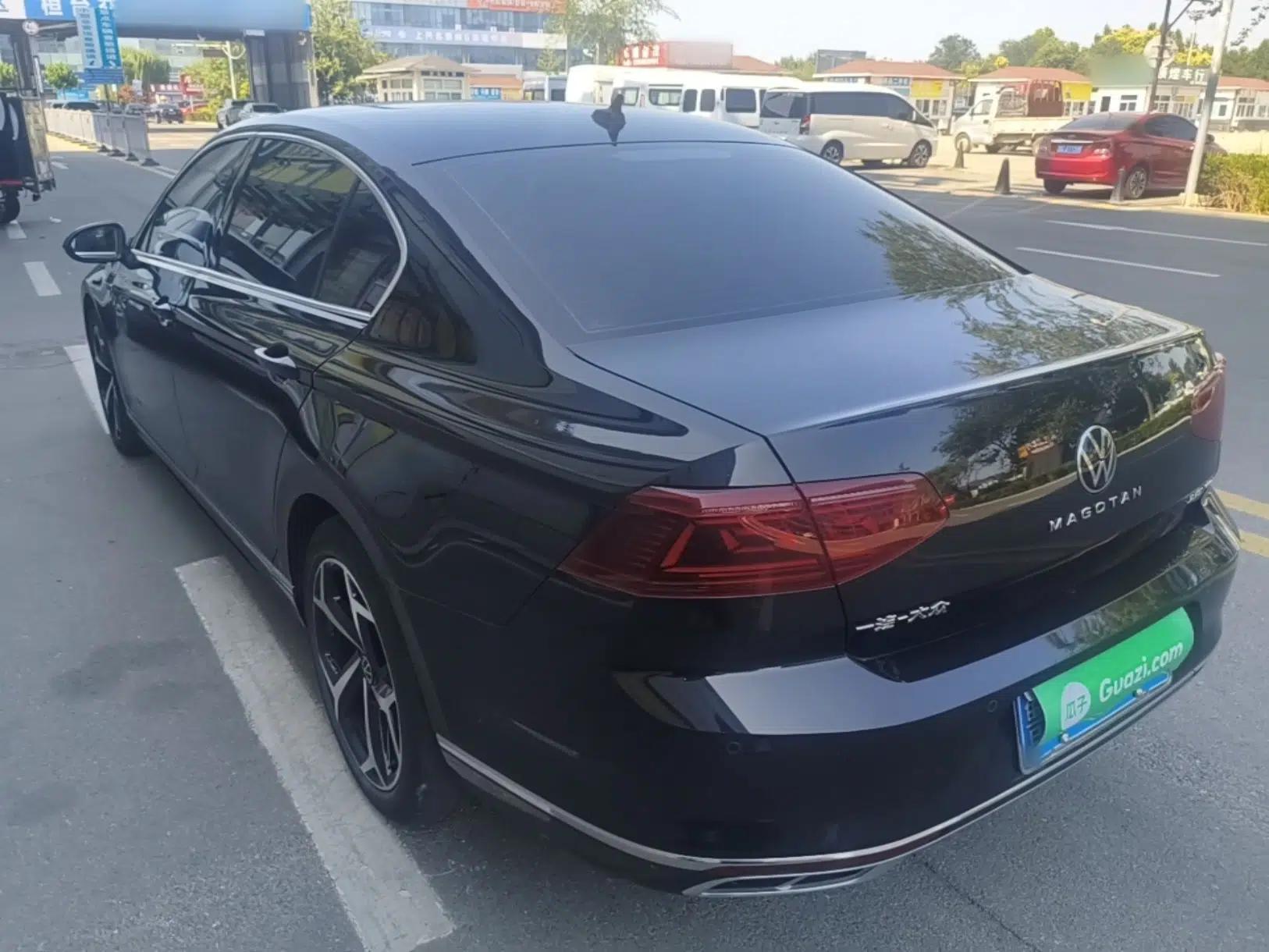 Volkswagen Magotan 2023 2 Million Units Commemorative Edition 330TSI DSG Luxury Version — миниатюра 4