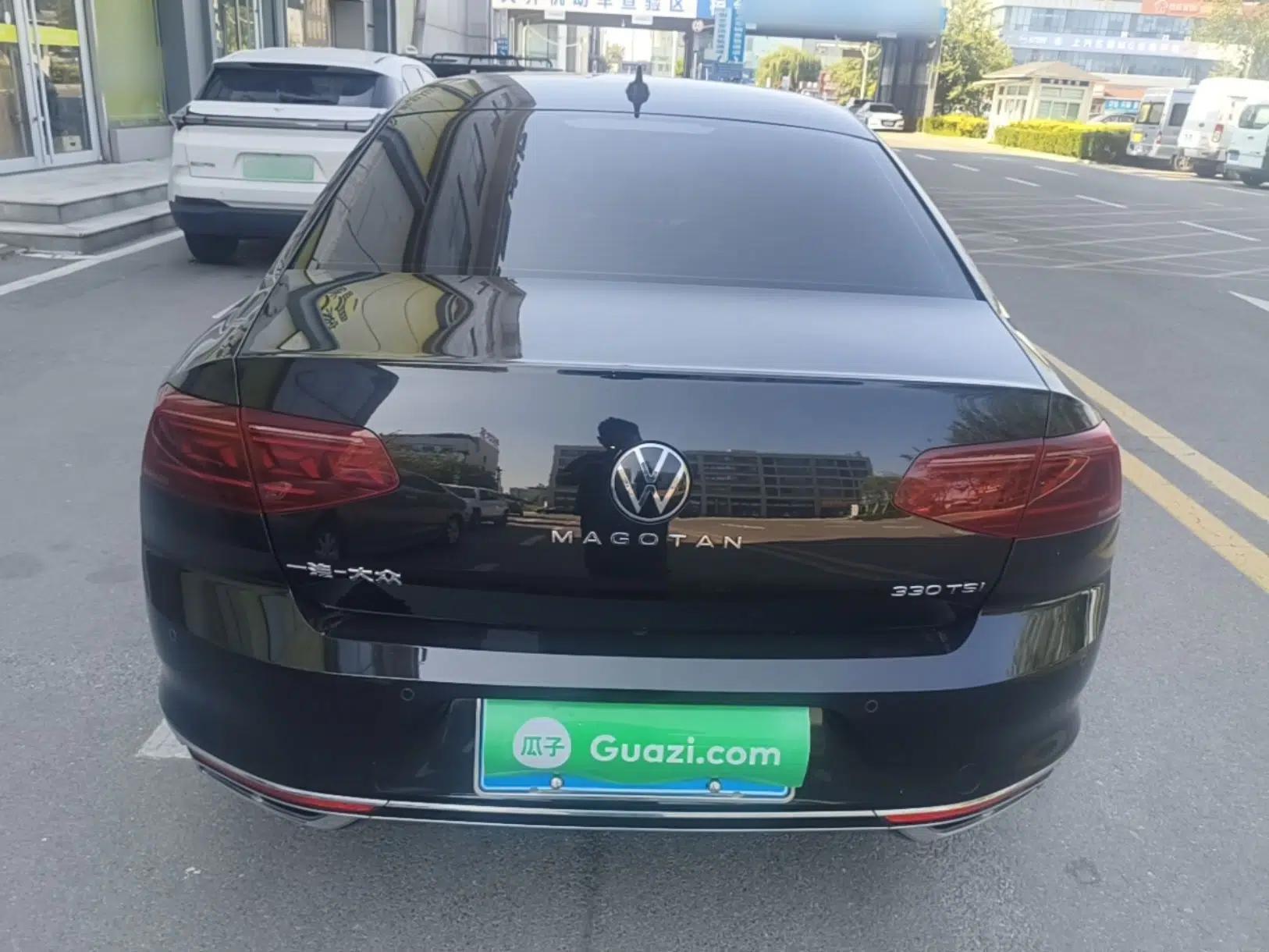 Volkswagen Magotan 2023 2 Million Units Commemorative Edition 330TSI DSG Luxury Version — миниатюра 5
