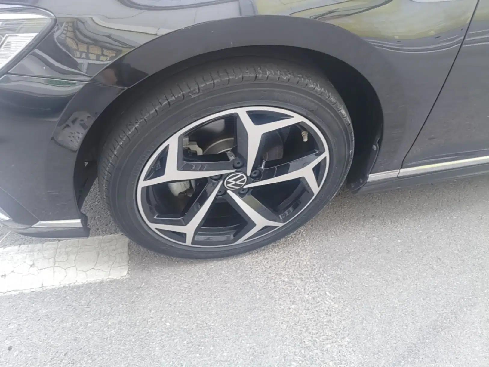 Volkswagen Magotan 2023 2 Million Units Commemorative Edition 330TSI DSG Luxury Version — миниатюра 10