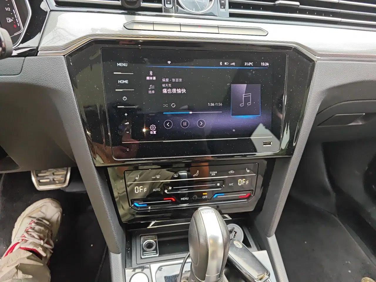 Volkswagen Magotan 2023 2 Million Units Limited Edition 330TSI DSG Leading Version — миниатюра 13