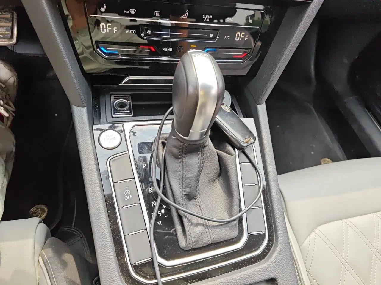 Volkswagen Magotan 2023 2 Million Units Limited Edition 330TSI DSG Leading Version — миниатюра 14
