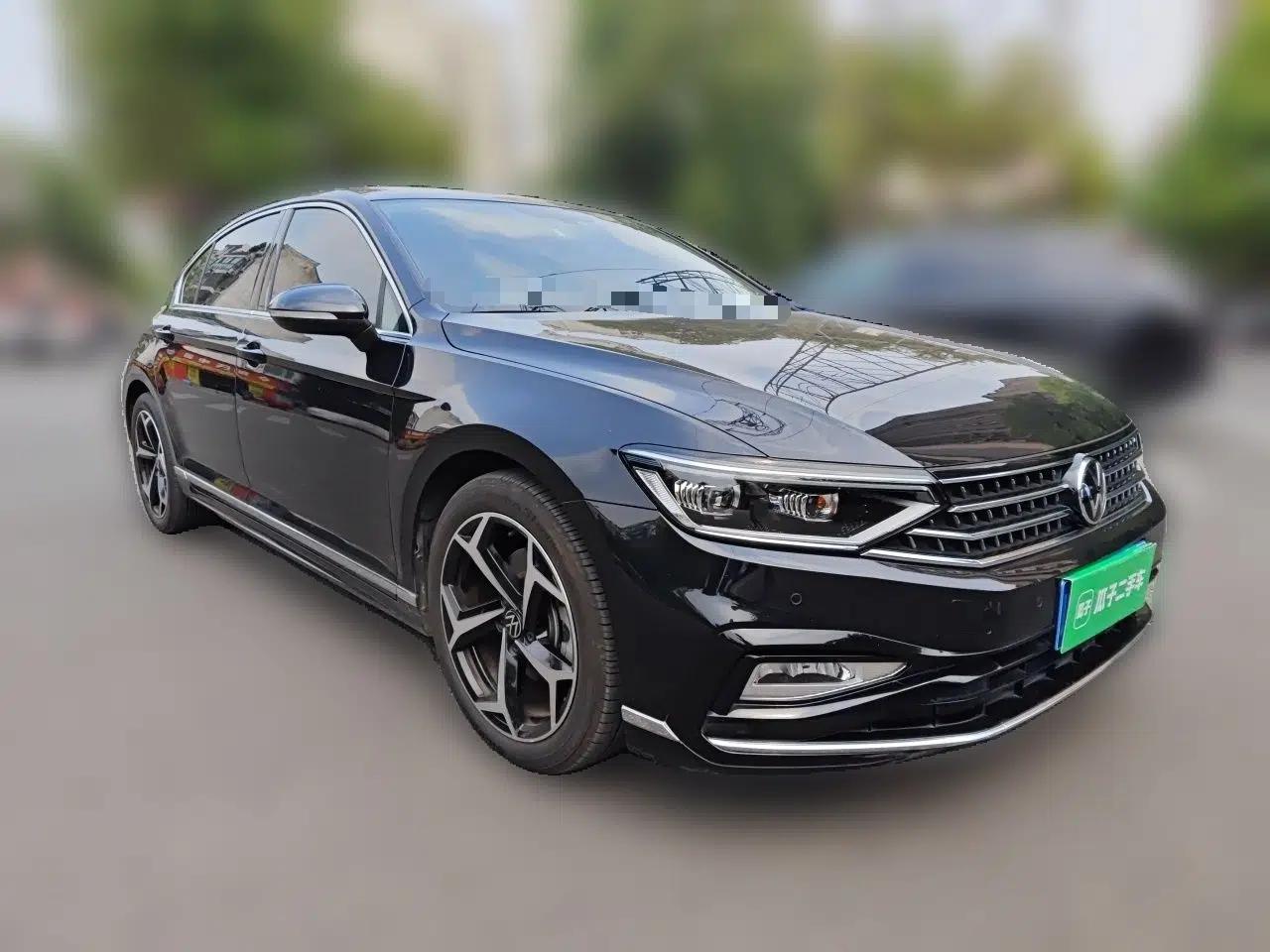 Volkswagen Magotan 2023 2 Million Units Limited Edition 330TSI DSG Leading Version — миниатюра 3