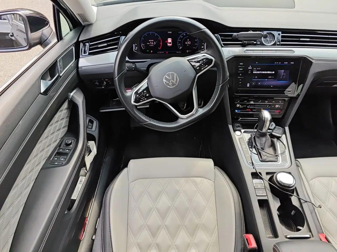 Volkswagen Magotan 2023 2 Million Units Limited Edition 330TSI DSG Leading Version — миниатюра 10