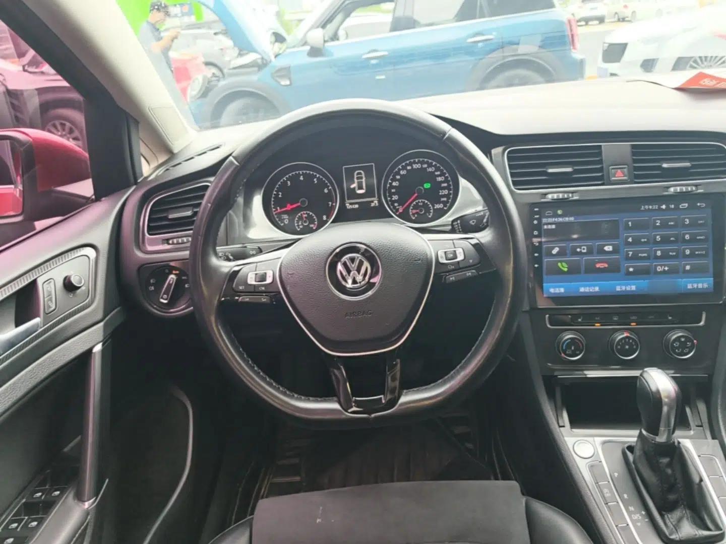 Volkswagen Golf 2018 230TSI Automatic Luxury Version — миниатюра 13