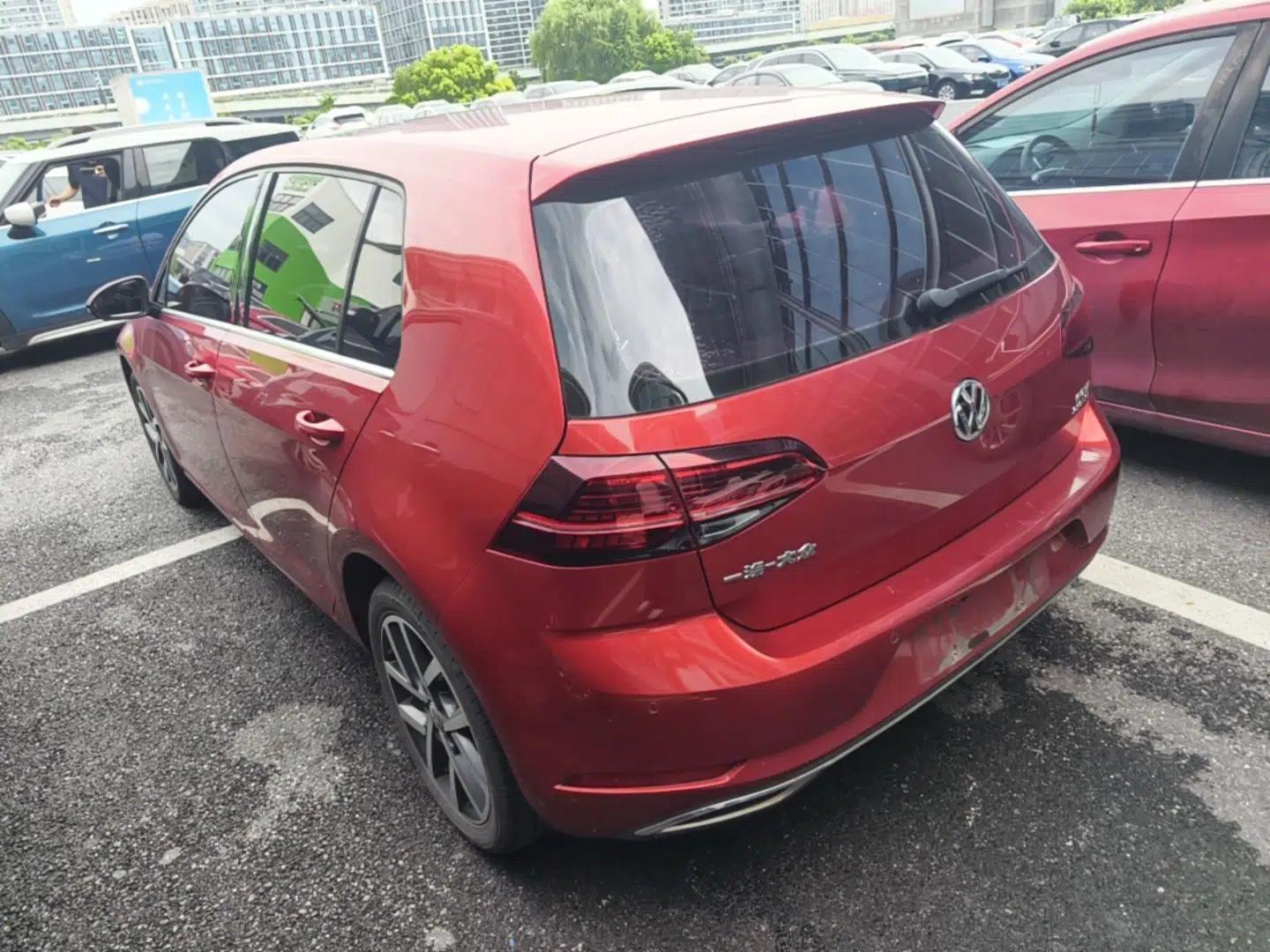 Volkswagen Golf 2018 230TSI Automatic Luxury Version — миниатюра 4