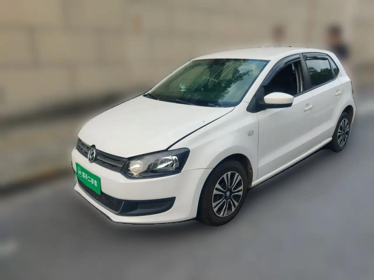 Volkswagen Polo 2013 1.4L Manual Fashion Edition — миниатюра 1