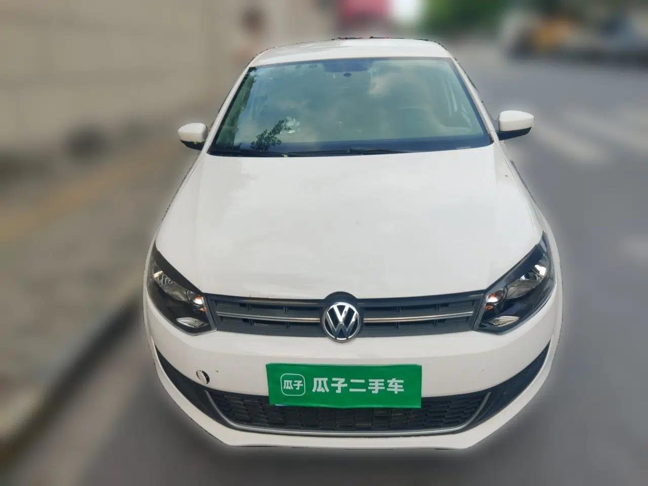 Volkswagen Polo 2013 1.4L Manual Fashion Edition — миниатюра 2