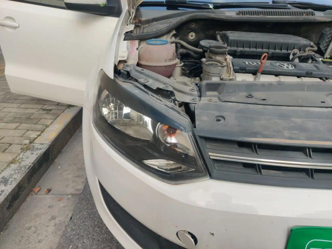 Volkswagen Polo 2013 1.4L Manual Fashion Edition — миниатюра 7