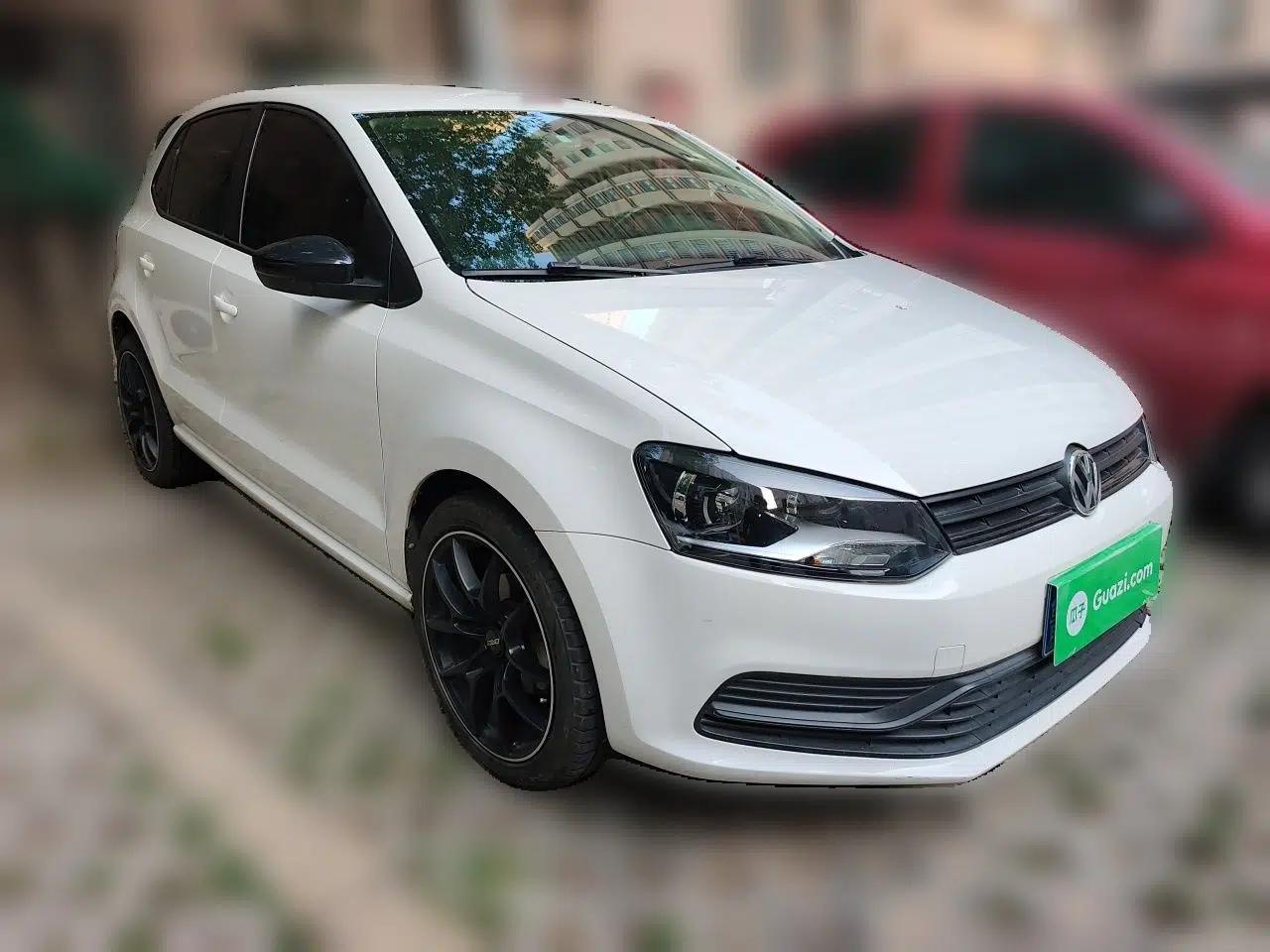 Volkswagen Polo 2016 1.4L Automatic Trendy Model — миниатюра 3