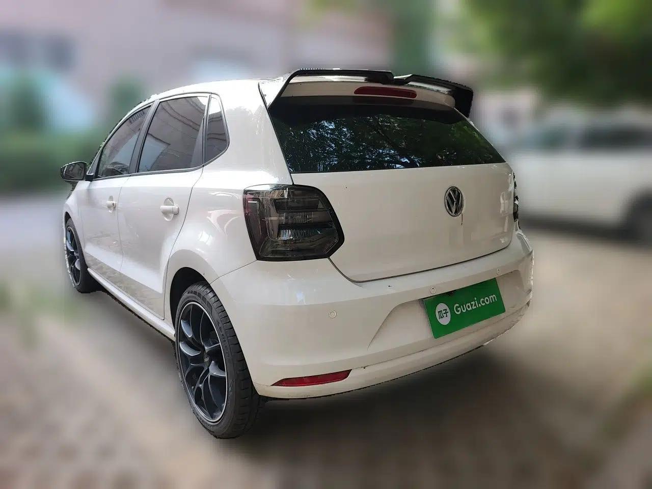 Volkswagen Polo 2016 1.4L Automatic Trendy Model — миниатюра 4