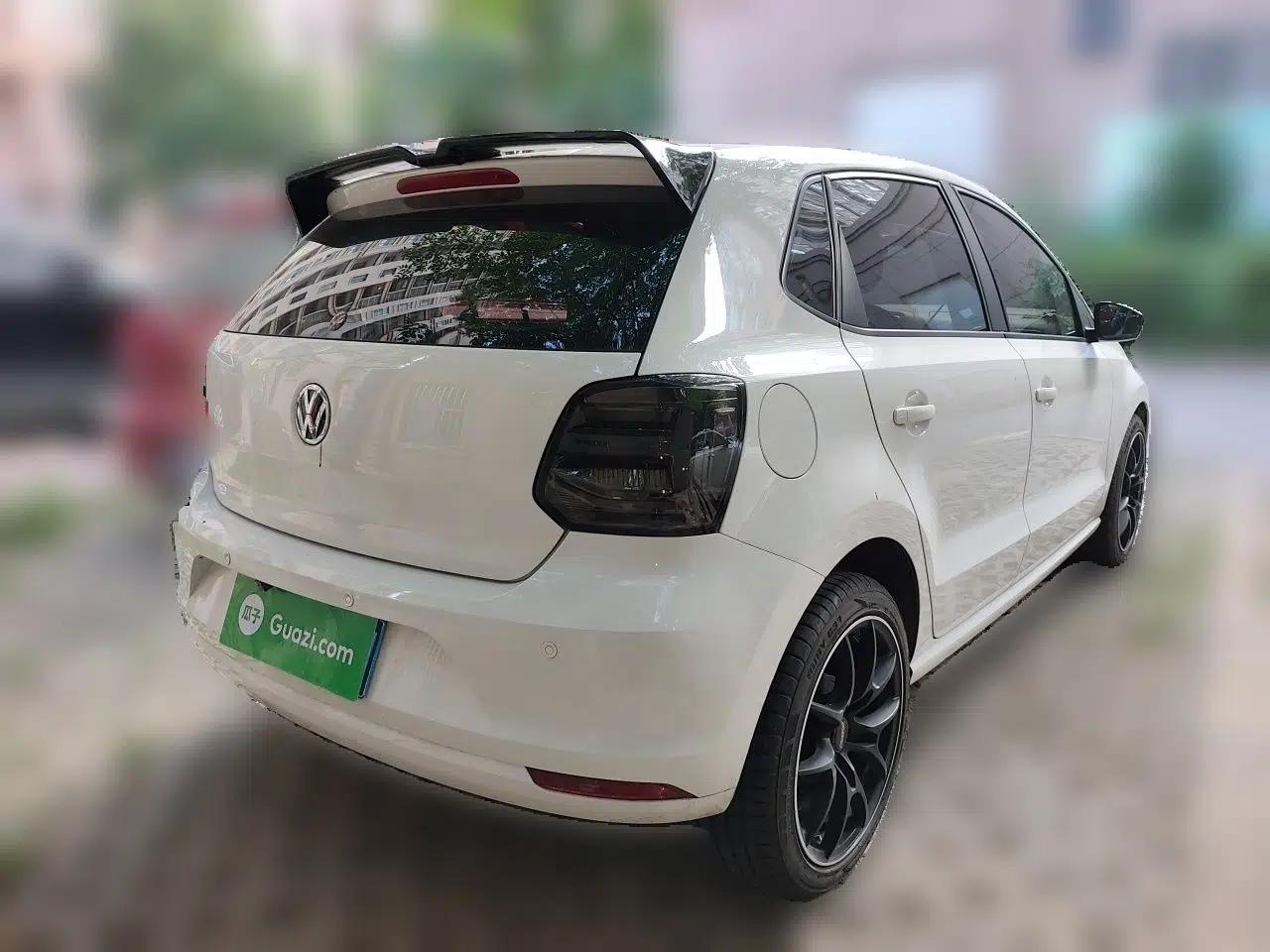 Volkswagen Polo 2016 1.4L Automatic Trendy Model — миниатюра 6