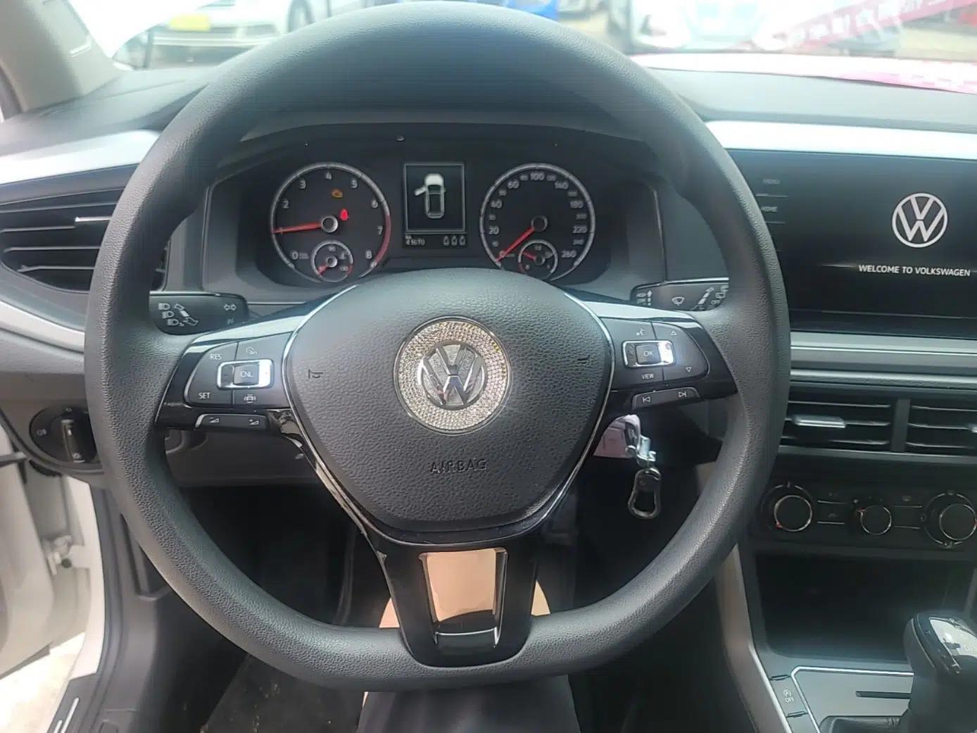 Volkswagen Polo 2019 Plus 1.5L Automatic Panoramic Enjoyment Edition — миниатюра 13