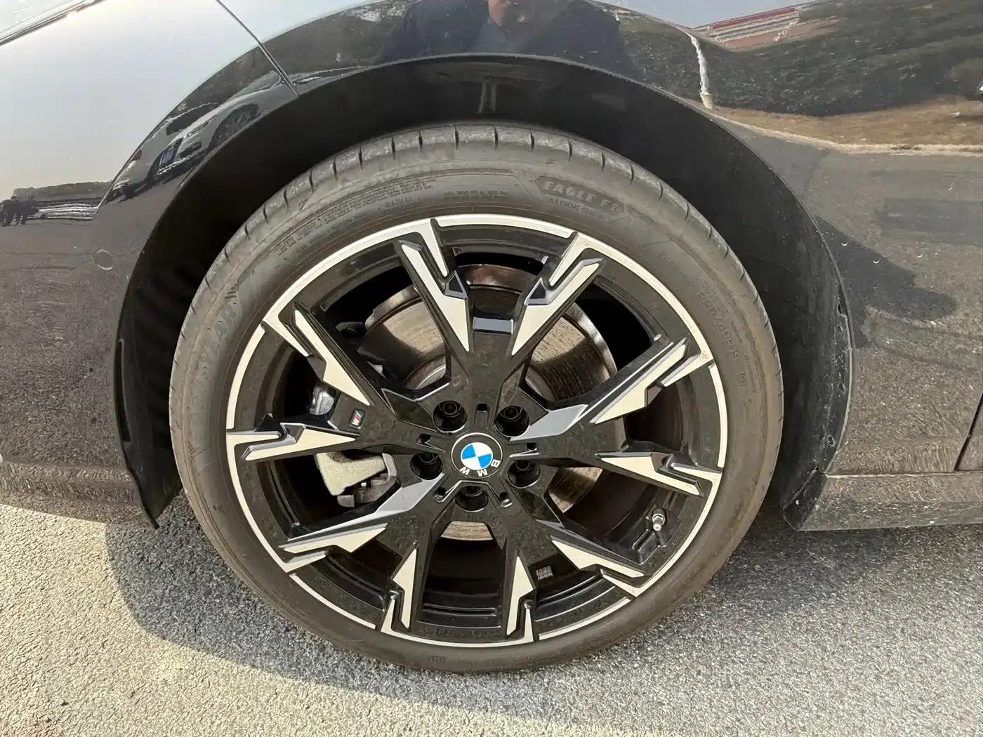 2025 BMW 2 Series 225L M Sport Shadow Edition — миниатюра 8
