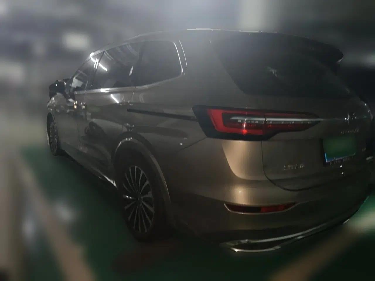 Volkswagen Viloran 2020 380TSI Prestige Edition — миниатюра 4