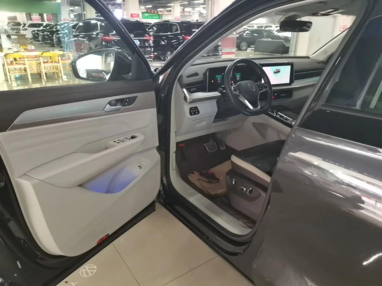 Volkswagen Tavendor 2023 380TSI Four-Wheel Drive R-Line Cruise Edition — миниатюра 18