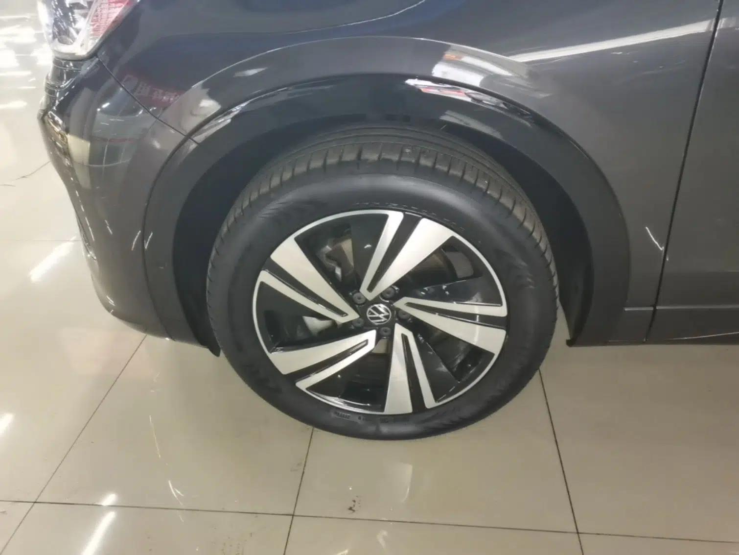 Volkswagen Tavendor 2023 380TSI Four-Wheel Drive R-Line Cruise Edition — миниатюра 10