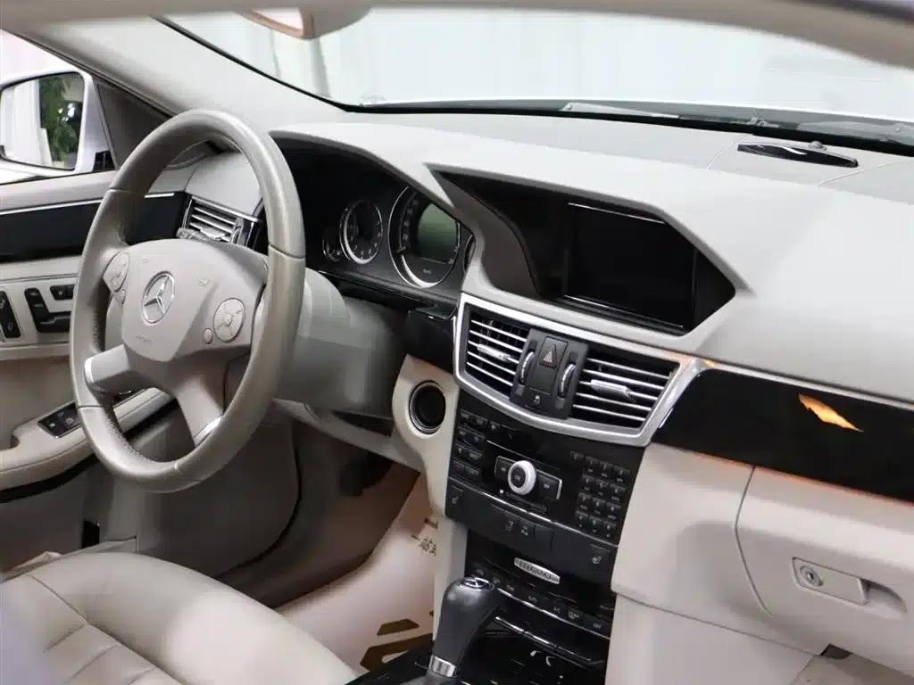 Imported Mercedes-Benz E-Class 2010 E 200 CGI Elegance — миниатюра 17