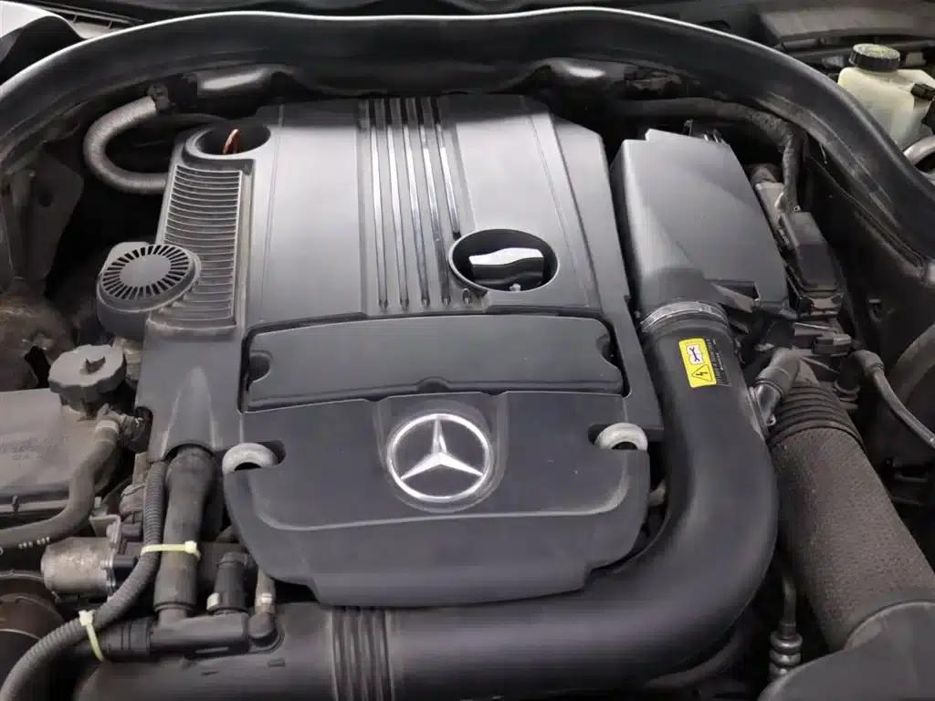 Imported Mercedes-Benz E-Class 2010 E 200 CGI Elegance — миниатюра 27