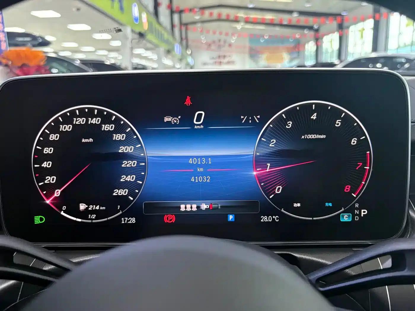 Mercedes-Benz C-Class 2024 Facelift C 260 L Sport Edition — миниатюра 10