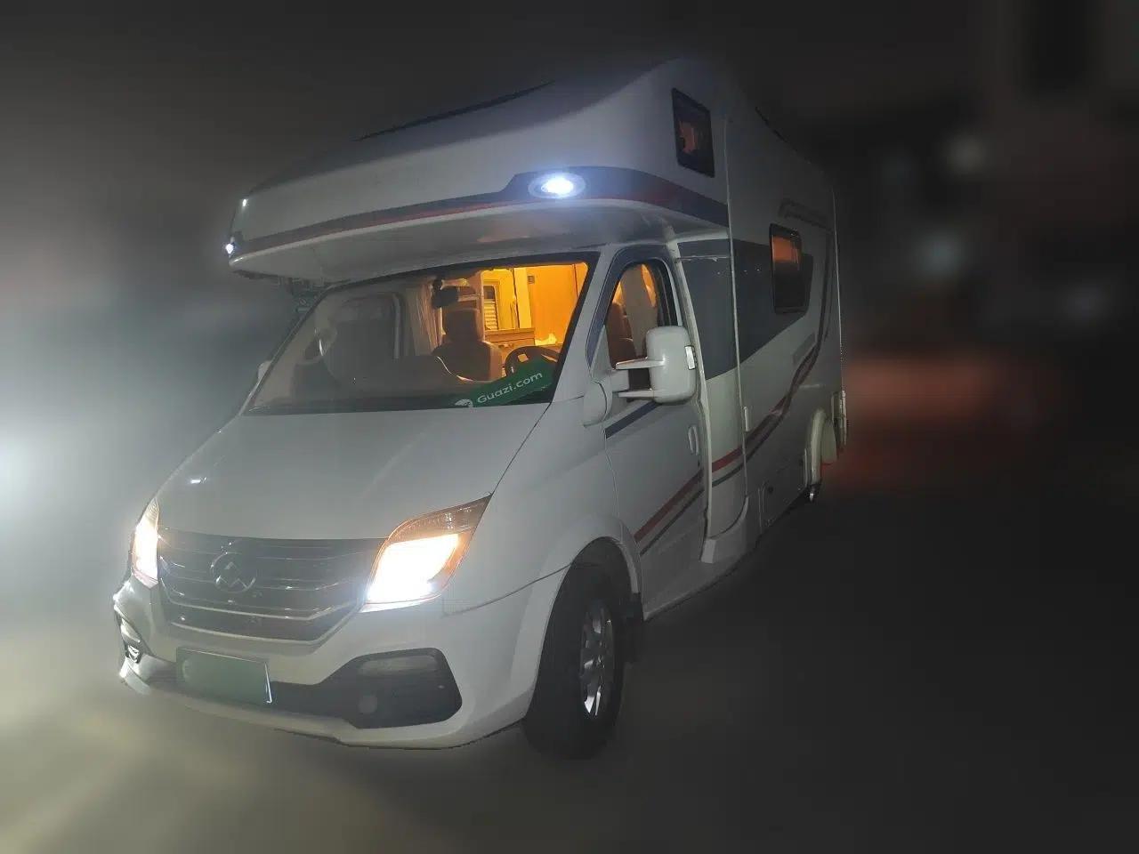 SAIC MAXUS V80 RV Dashing V80 RV, 2018 model, 2.5L turbo, automatic transmission, 6 seats — миниатюра 1