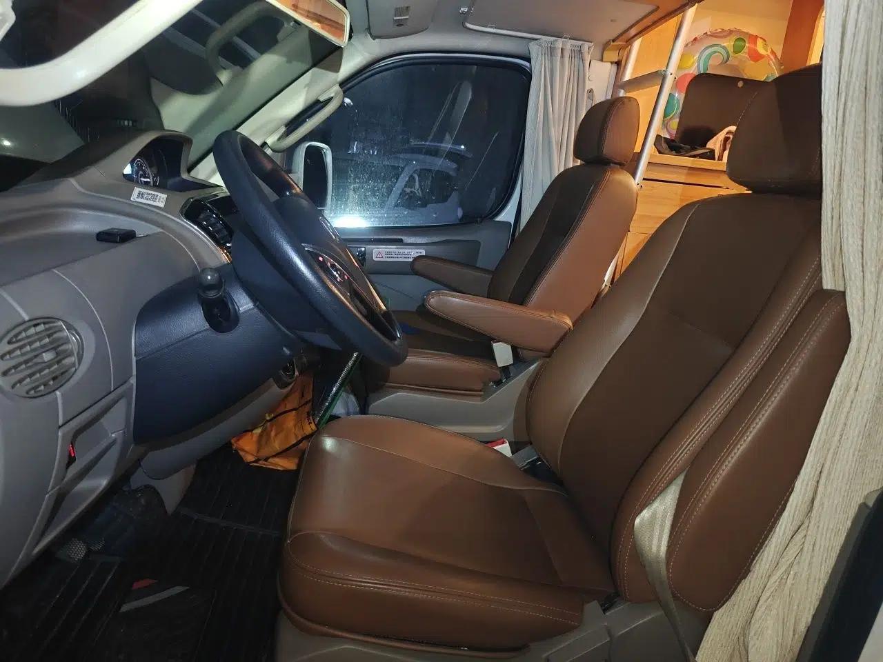 SAIC MAXUS V80 RV Dashing V80 RV, 2018 model, 2.5L turbo, automatic transmission, 6 seats — миниатюра 15