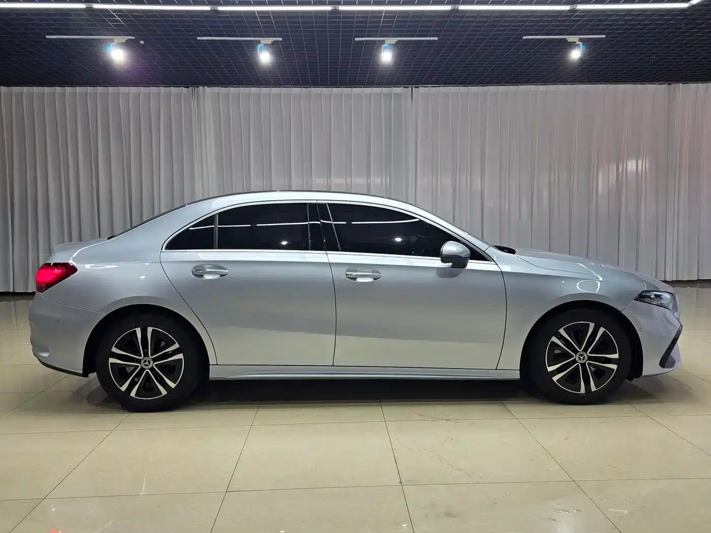 2024 Mercedes-Benz A-Class A 200 L Dynamic — миниатюра 5
