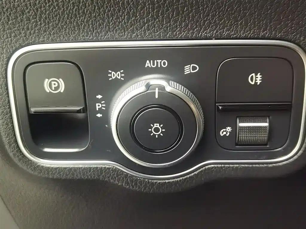 Mercedes-Benz GLB 2021 Fashion Edition — миниатюра 21