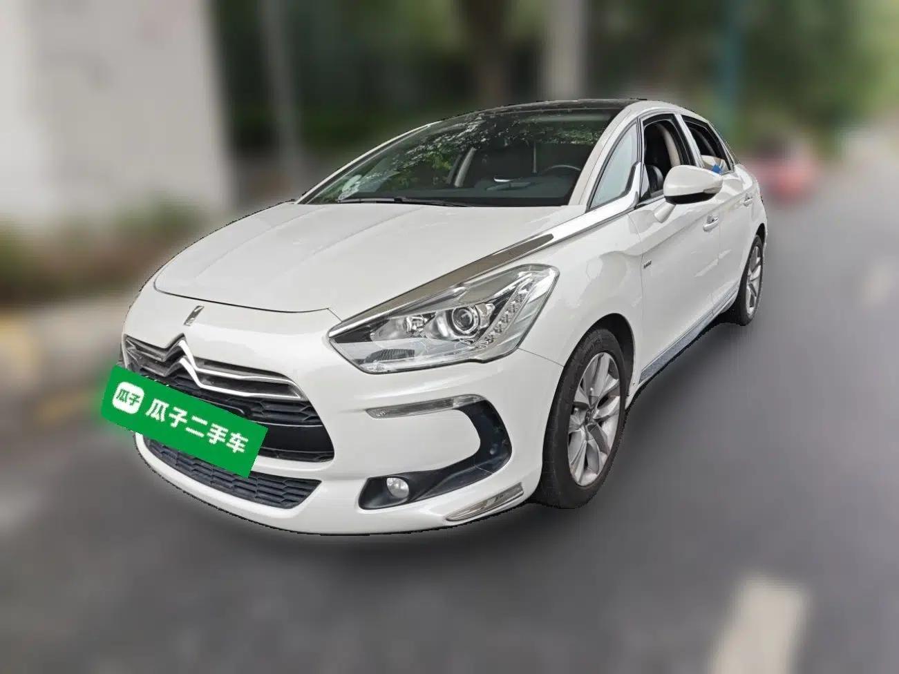 DS 5 2014 1.6T Luxury Edition THP160 — миниатюра 1