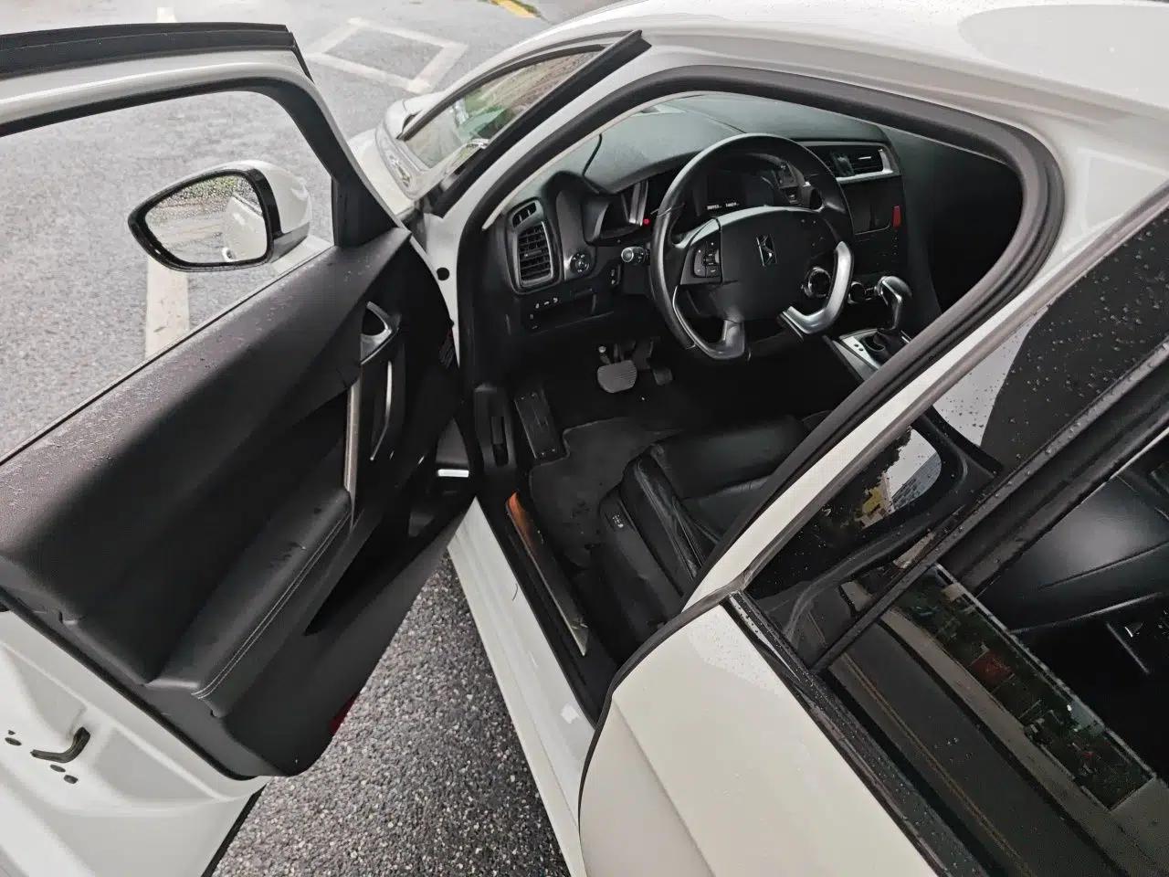 DS 5 2014 1.6T Luxury Edition THP160 — миниатюра 16