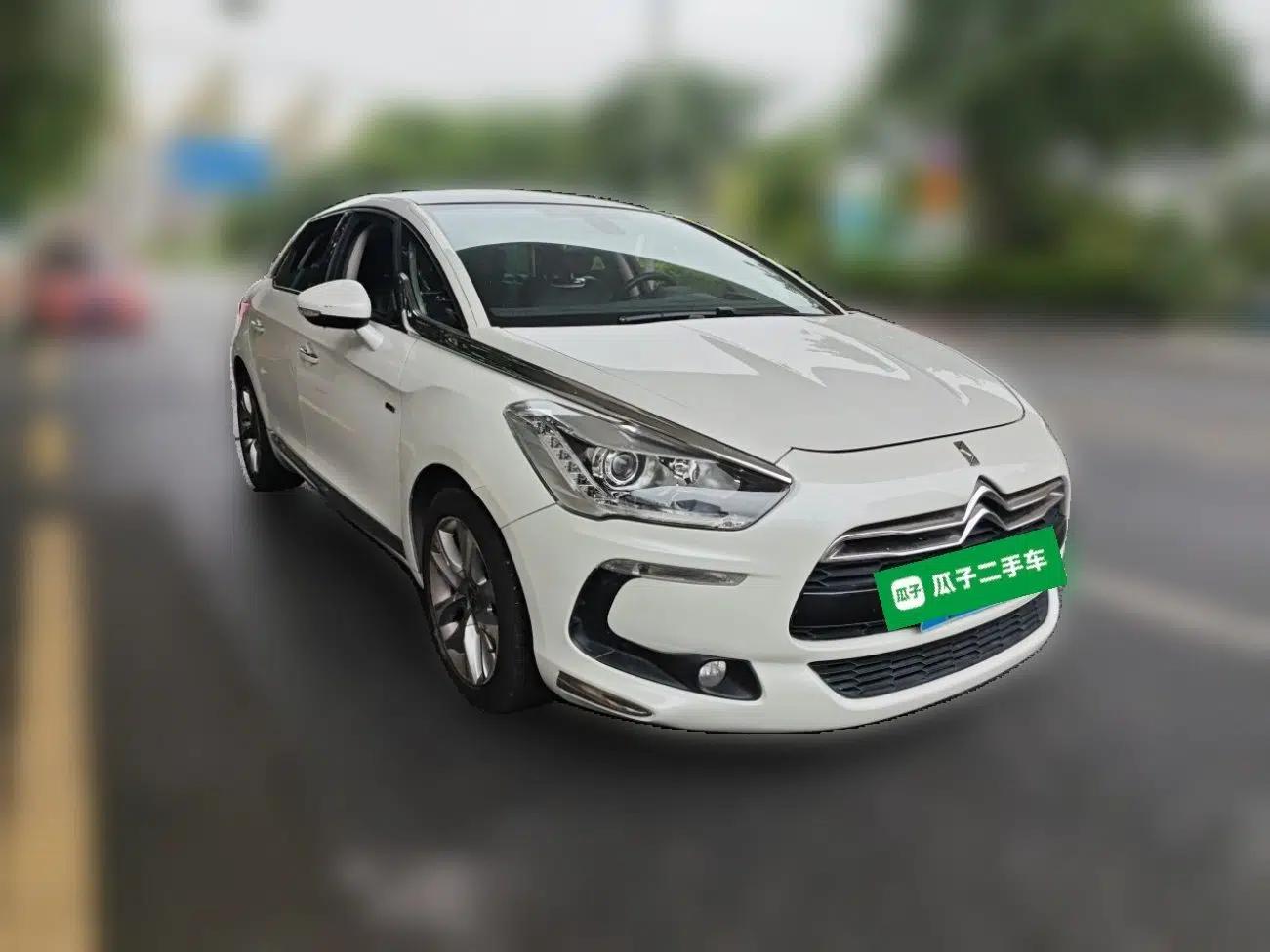 DS 5 2014 1.6T Luxury Edition THP160 — миниатюра 3