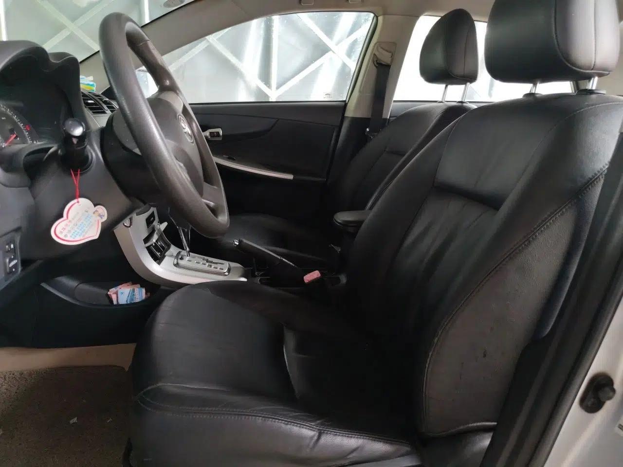 Toyota Corolla 2013 Special Edition 1.6L Automatic GL Cool Model — миниатюра 15
