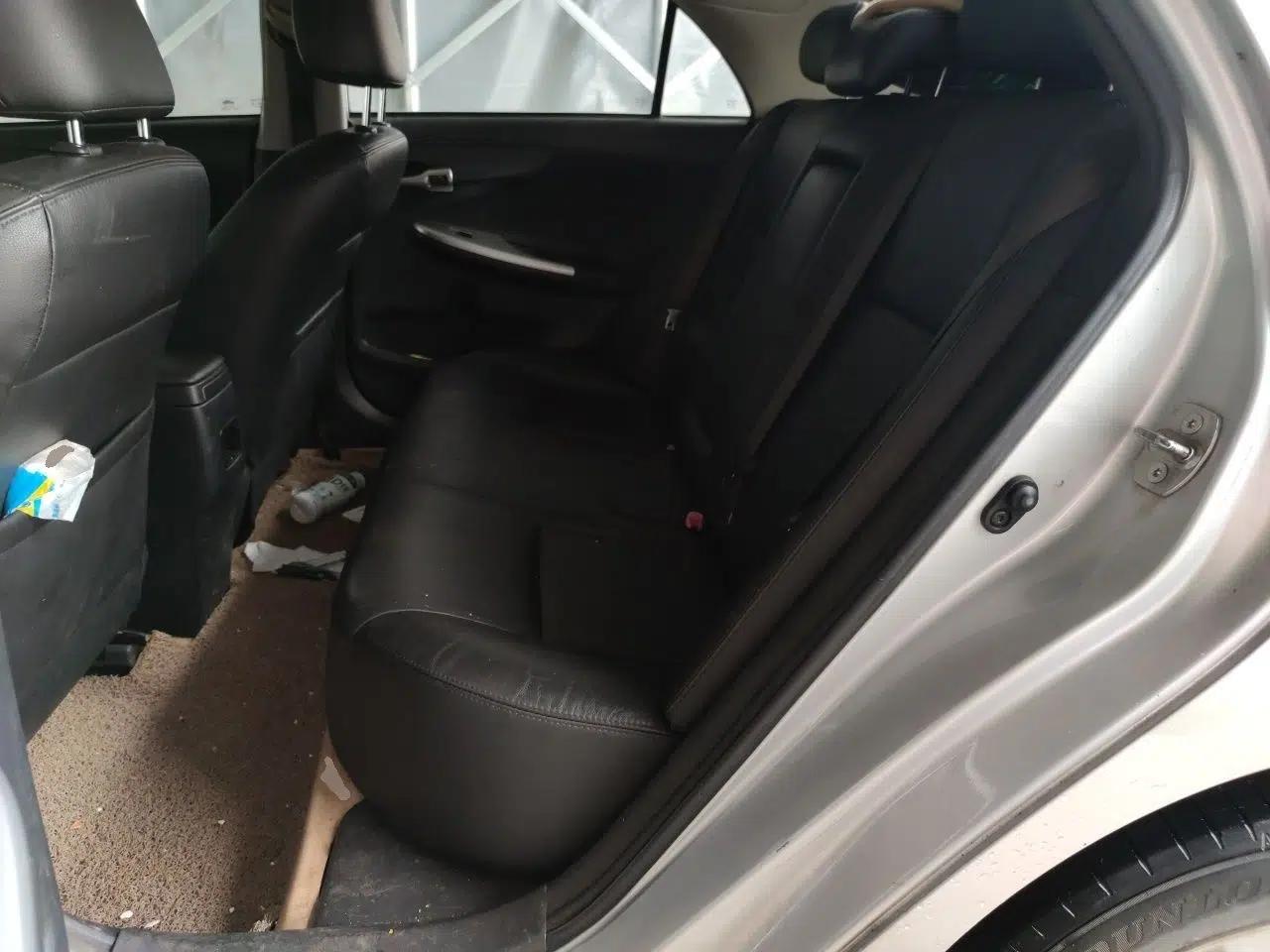 Toyota Corolla 2013 Special Edition 1.6L Automatic GL Cool Model — миниатюра 17