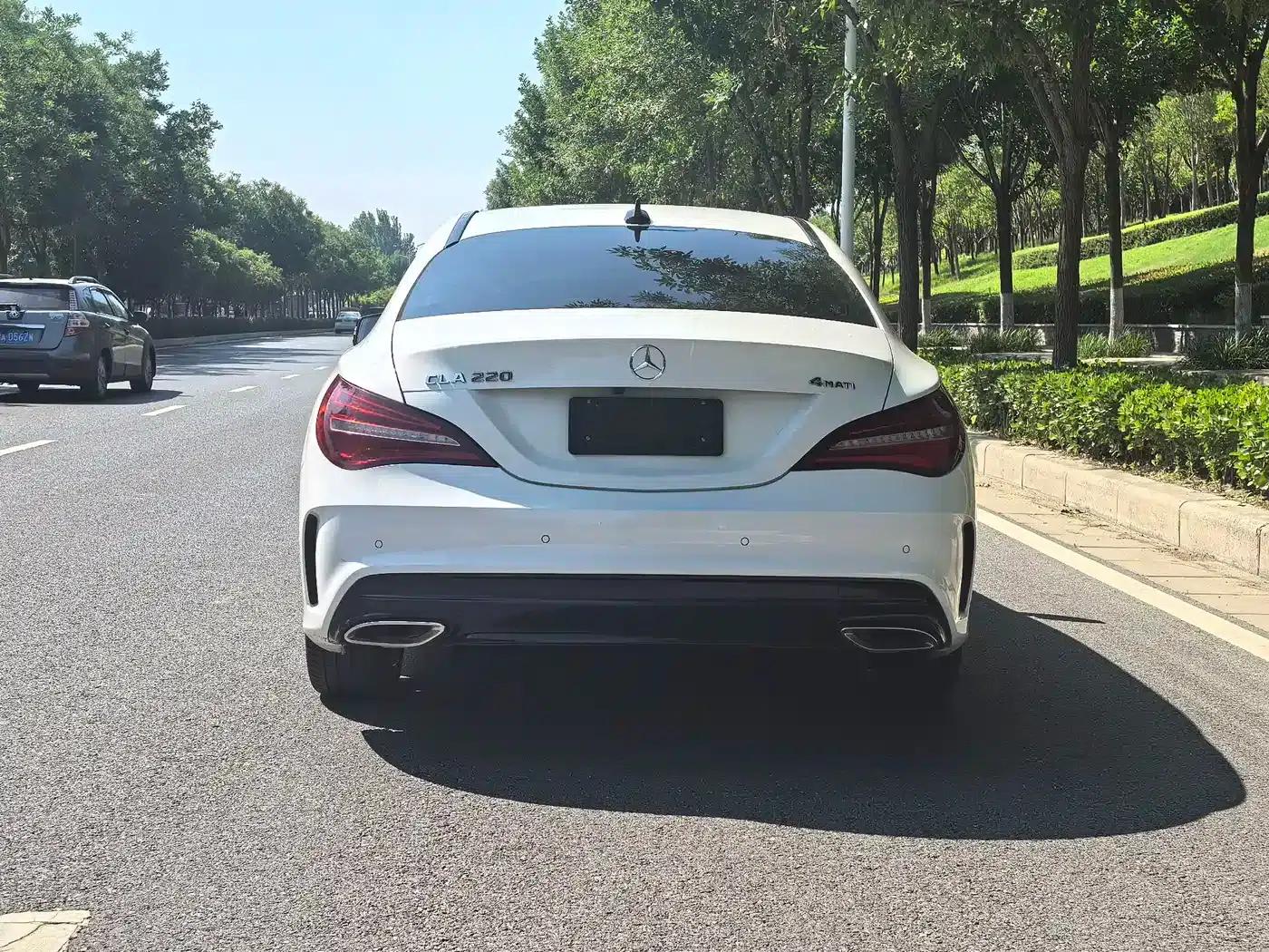 Imported Mercedes-Benz CLA 2018 CLA 220 4MATIC — миниатюра 3