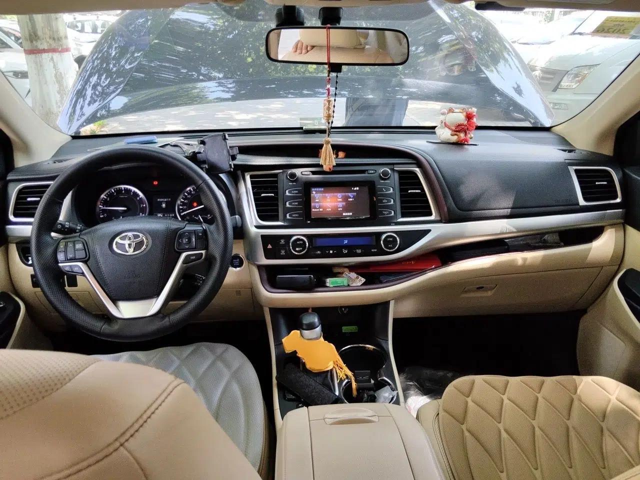 Toyota Highlander 2015 2.0T Four-Wheel Drive Luxury Edition 7-Seater — миниатюра 9