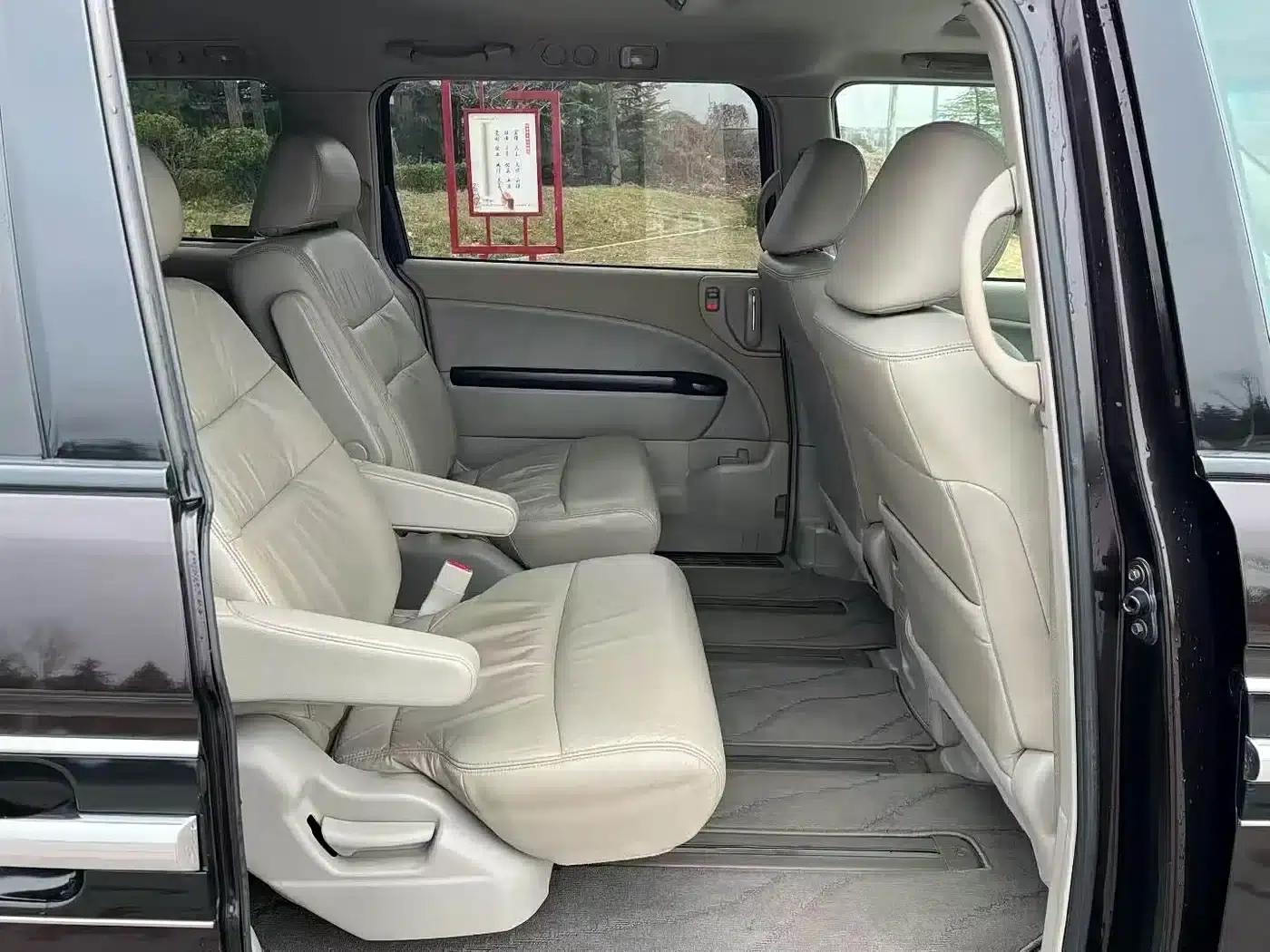 Elysion 2012 2.4L VTi-S Premium Navigation Edition — миниатюра 6