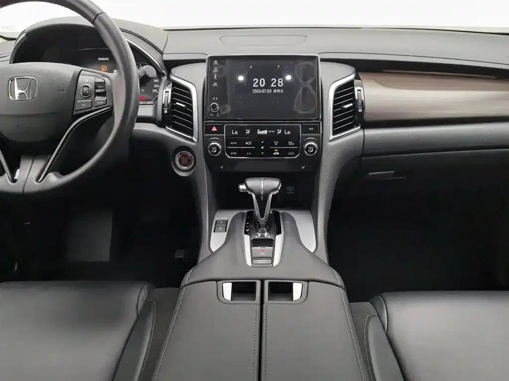 2017 Honda Avancier 240TURBO 2WD Premium Edition — миниатюра 12