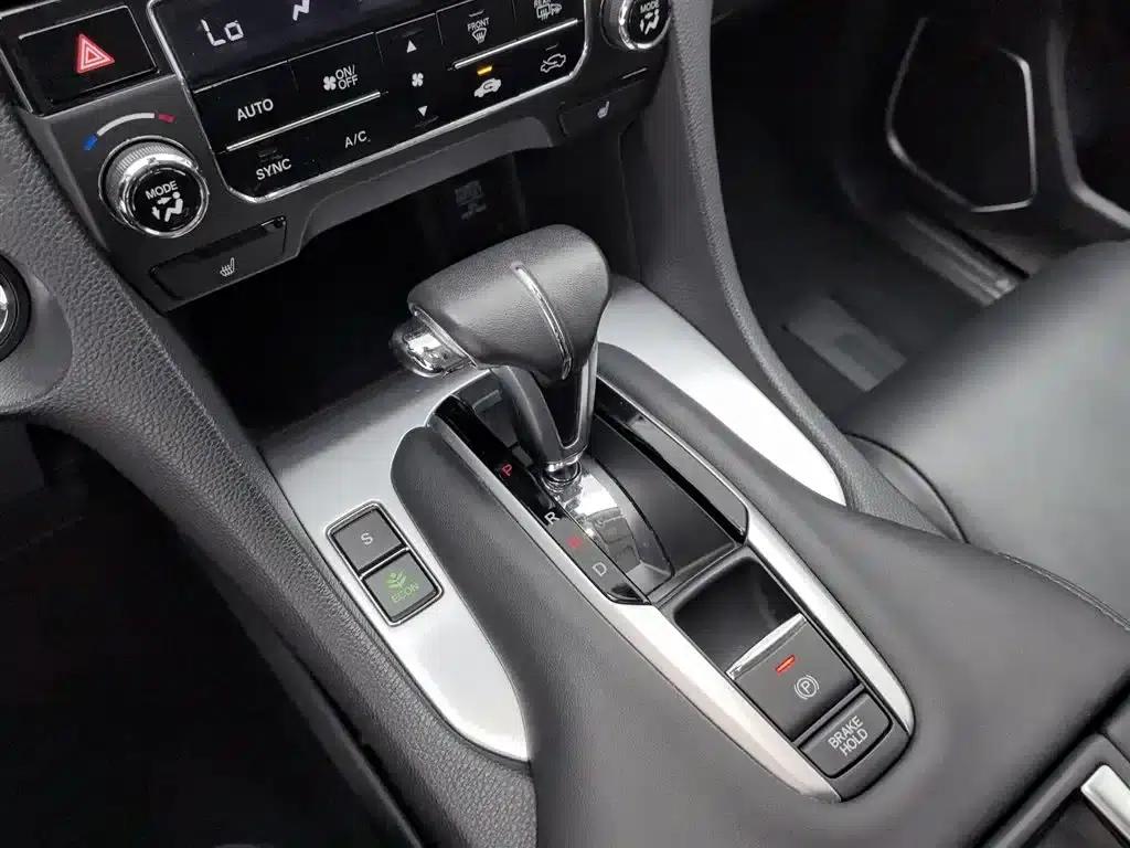 2017 Honda Avancier 240TURBO 2WD Premium Edition — миниатюра 13