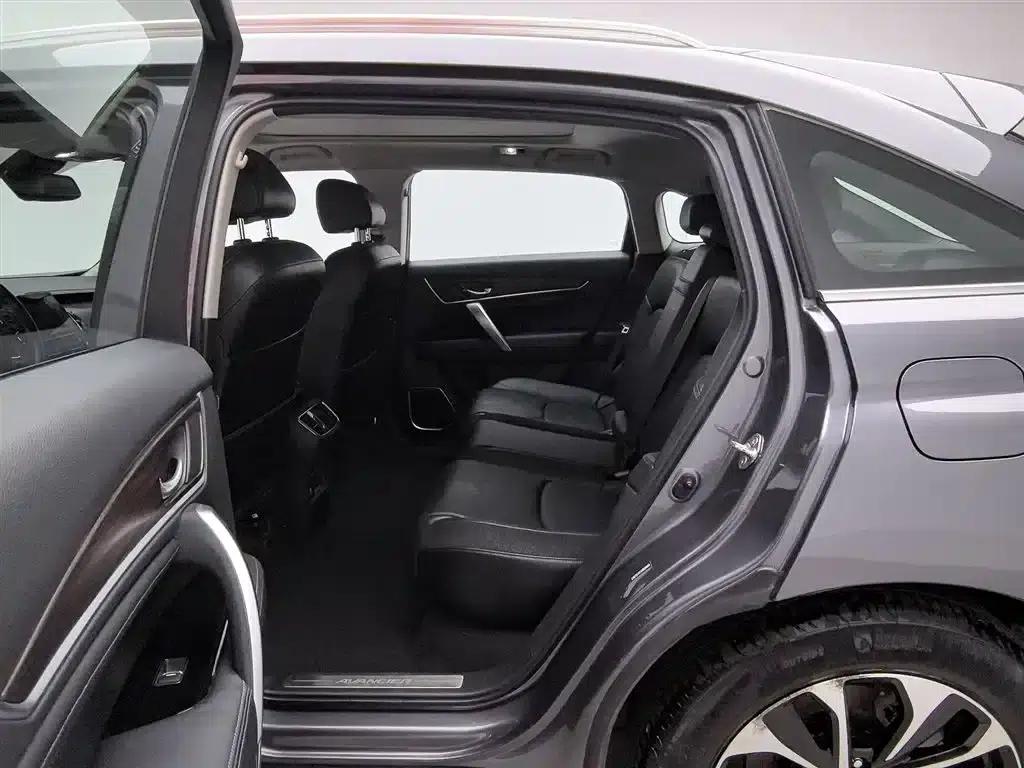 2017 Honda Avancier 240TURBO 2WD Premium Edition — миниатюра 15