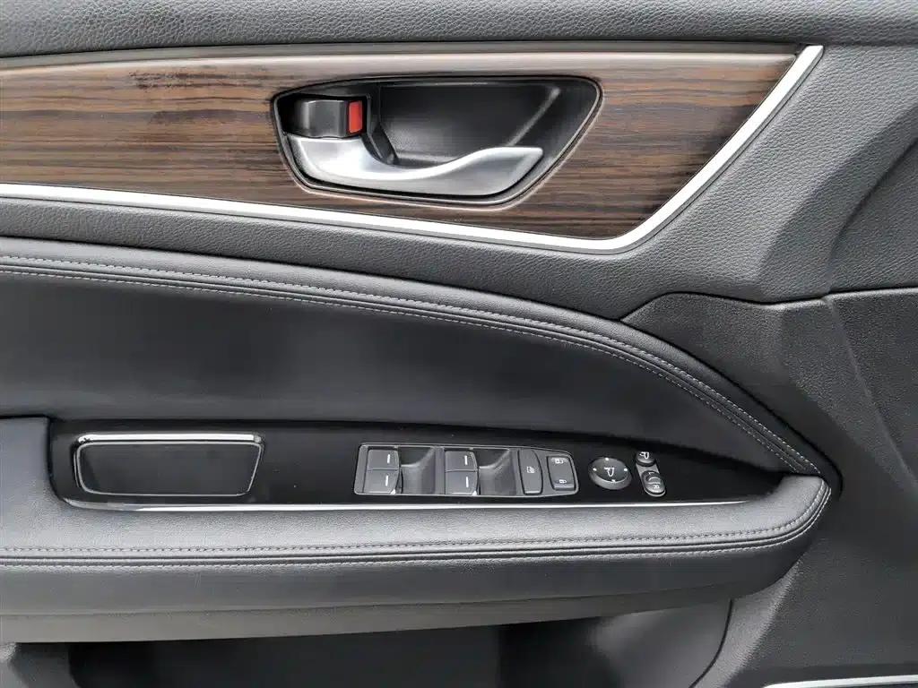 2017 Honda Avancier 240TURBO 2WD Premium Edition — миниатюра 9